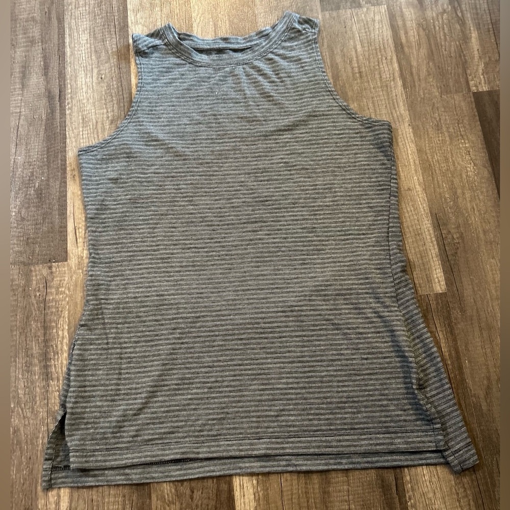 * 🤑💰🤑 3/$10.00 budle item 🤑💰🤑 Athletic Works tank-top